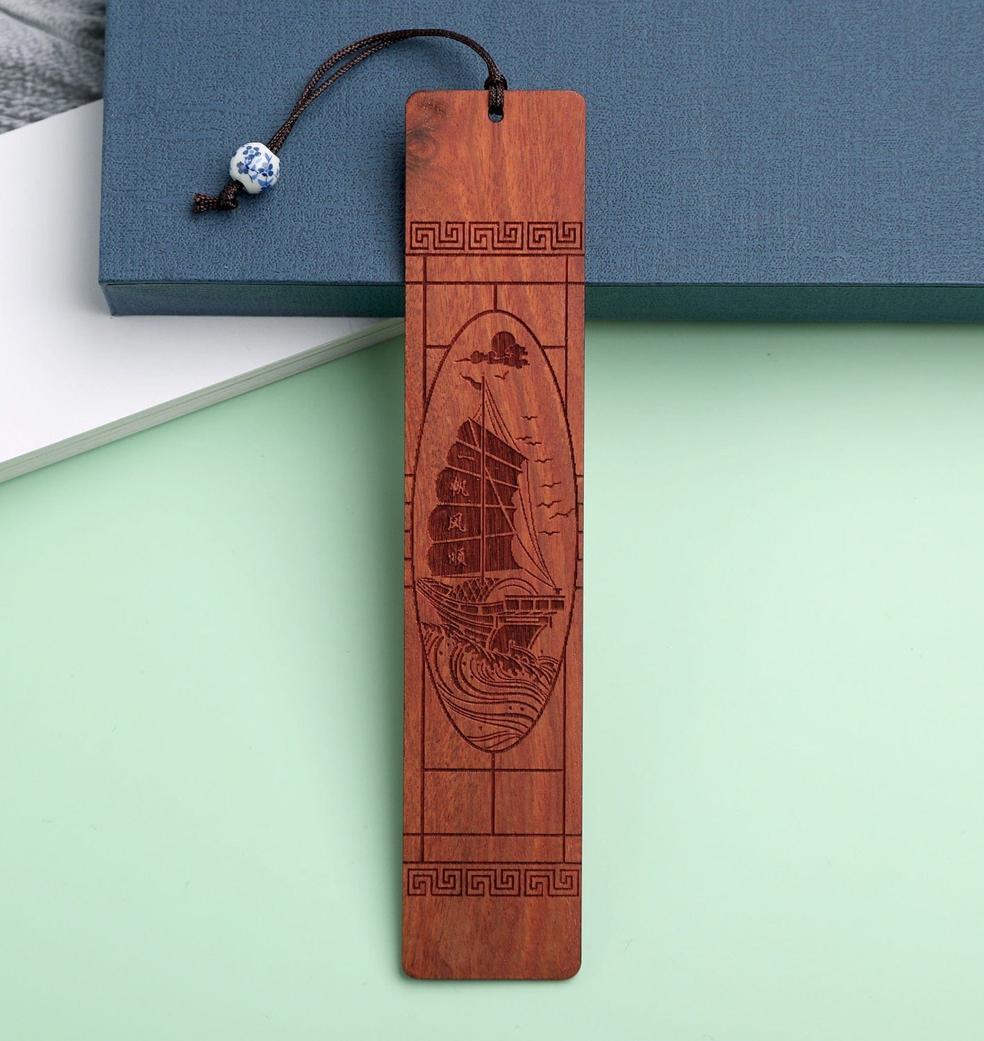 lecture-facile Coffret marque-page bois sculpté à la main (x4)
