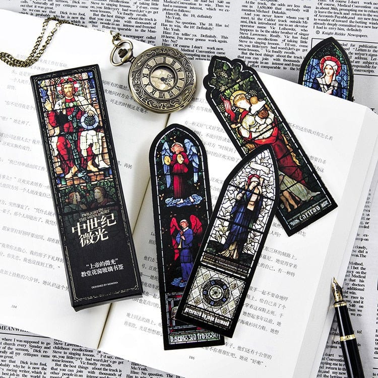 lecture-facile Marque page motif vitrail catholique